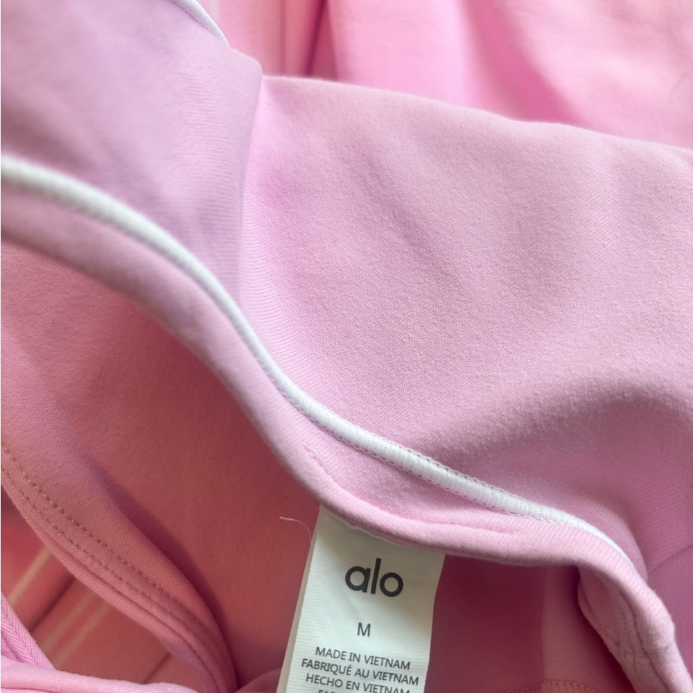 ALO Yoga Pink Heart Throb Sports Bra and Leggings Set - Picture 6 of 6